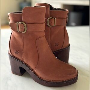Women’s Born leather boots size 7.5